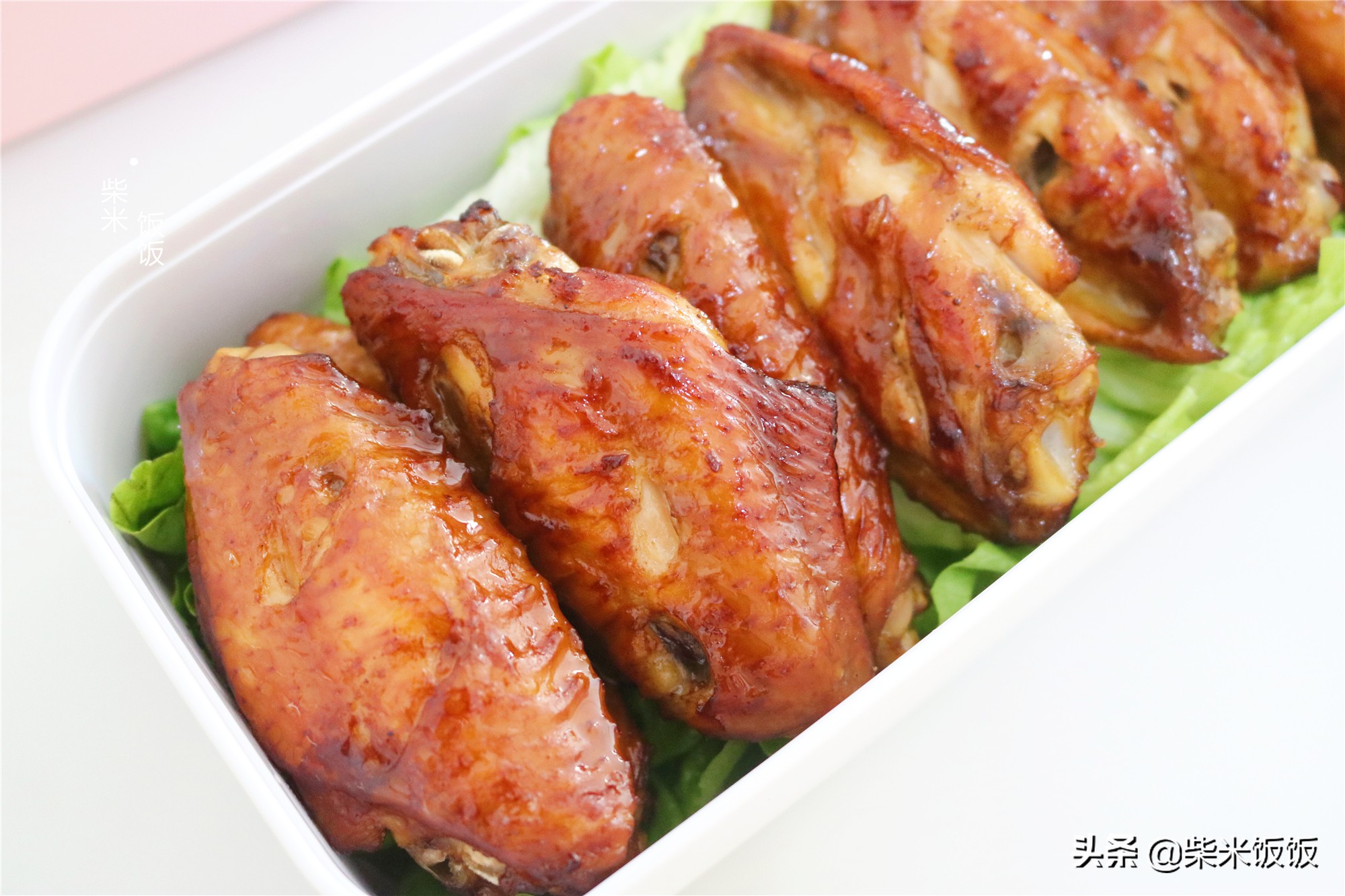 在家烤雞翅，別再買醃料了，這些家常調味料就足夠，簡單好吃