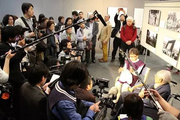 日本第一位女摄影师：71岁重新工作，97岁失恋，