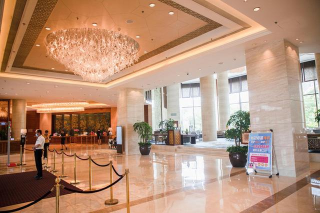来扬州旅行不可错过的酒店，香格里拉大酒店，体验著名的三把刀