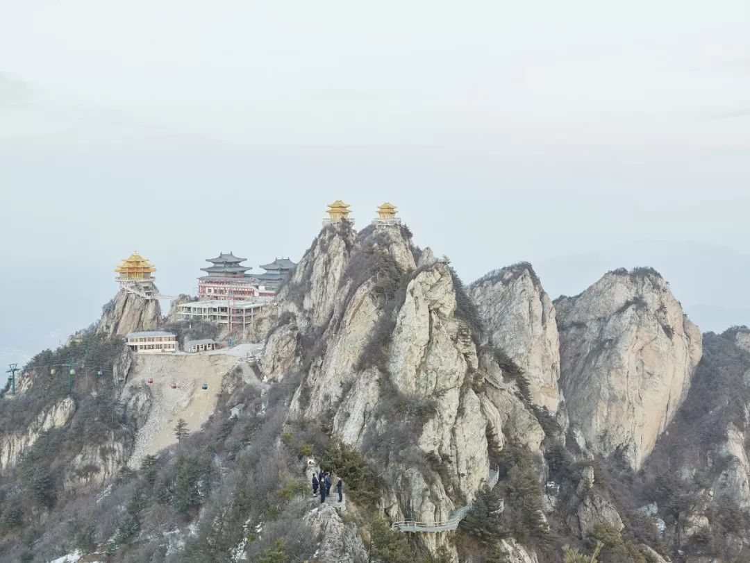 他拍下像蝼蚁一样生活的2000个中国人，没人能平静看完