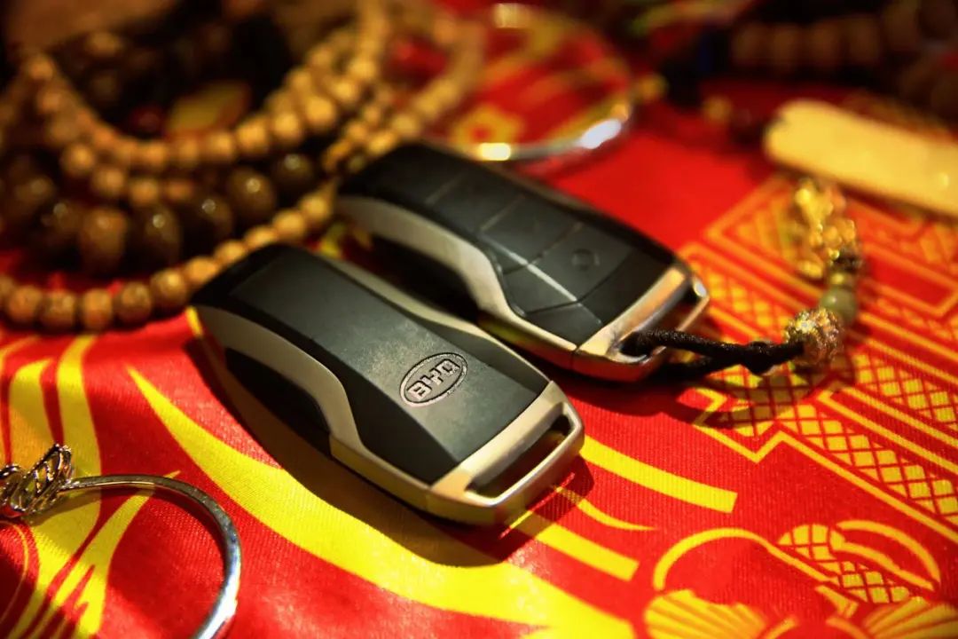 “迪粉”线上重拳出击，线下又是什么样？