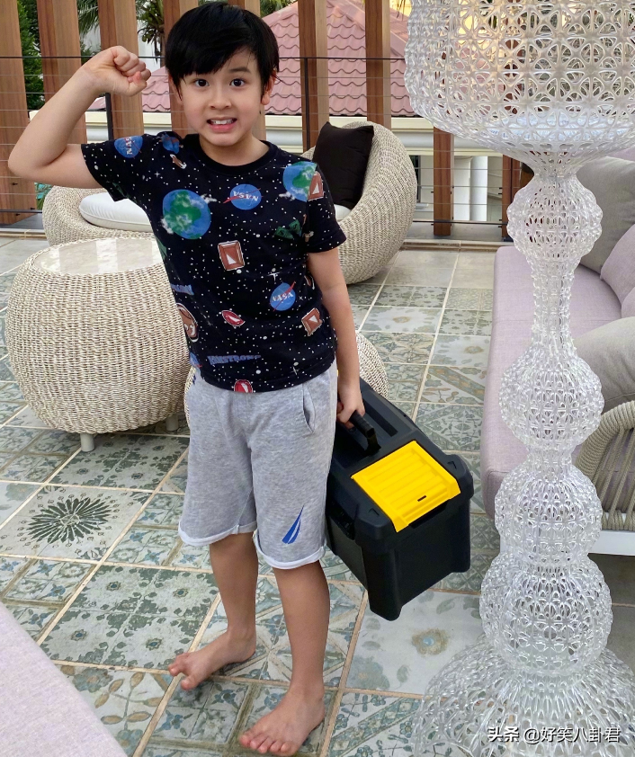 吴尊晒孩子日常照，10岁Neinei长成大姑娘，Max“复刻”爸爸的脸