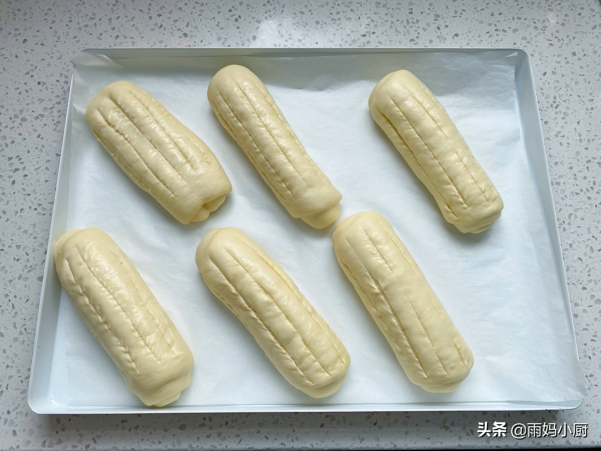 烘焙新手入門必做的小麵包，鬆軟細膩又美味，放三天也不硬