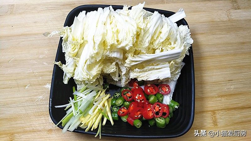 图片[5]-芋香烧白菜 做法简单好吃 做一大锅不到10元钱-起舞食谱网