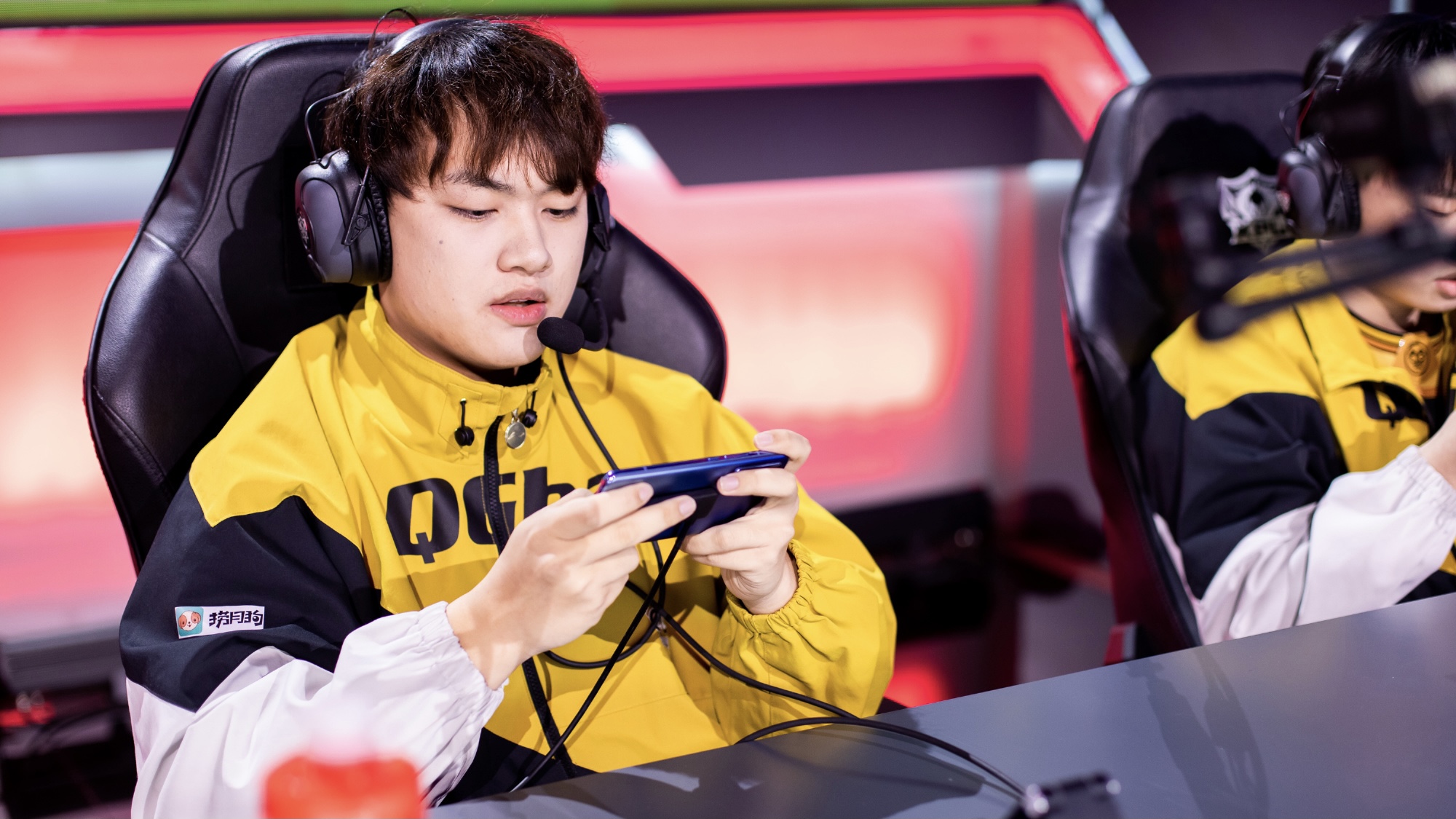 person honor: Star of AG, QG, E fall to pieces, long sincere turn into the 2nd " dream tear "