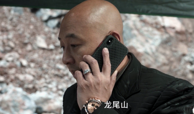 扫黑风暴：裴伟是反派吗，审判入场时被打马赛克，为何这般操作