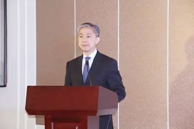 ����٣���������4�����������й����������³�ͻ�ķ����ж��