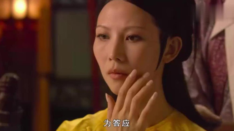 难怪宜修一生无子，你看剪秋的发髻里藏着啥？