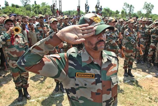 同样都是百亿军费，为啥印度能这么潇洒，而俄罗斯却这么拮据