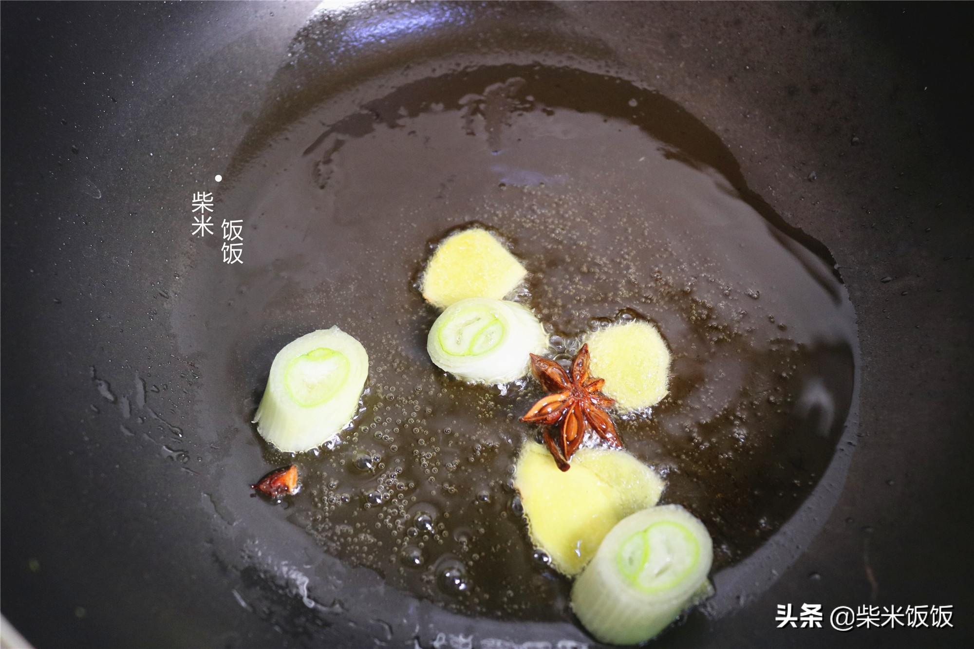 家常紅燒雞翅，這個做法簡單，不需要炒糖色，人人學得會