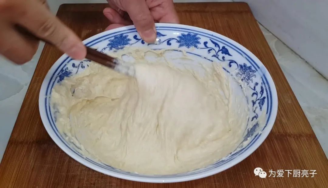 早餐别炸油条了，筷子搅一搅，做出特色小零食，保证全家人都爱吃