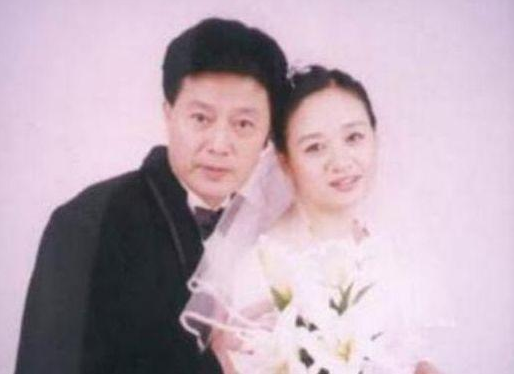 曾和巩俐齐名的她，一婚丈夫自杀家破人亡，二婚嫁外国人依旧离婚