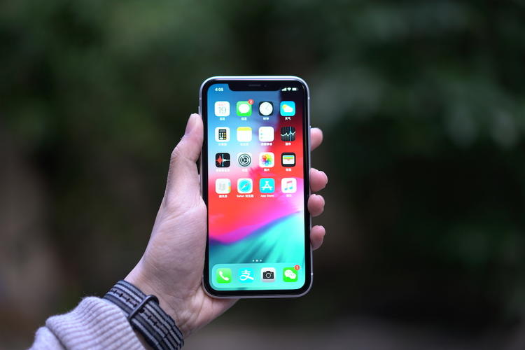 iPhone XR 一周使用评测，为价格妥协之后的体验究竟如何？