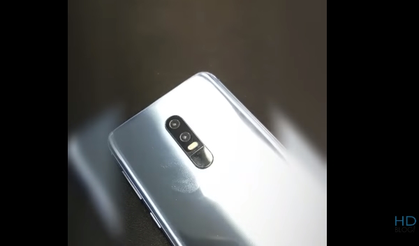 asusZenFone 6外观设计曝出：第一款“斜”打孔异形屏？