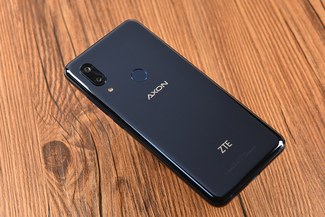 中庸、內斂、大道至簡 輕商務旗艦中興Axon 9 Pro評測