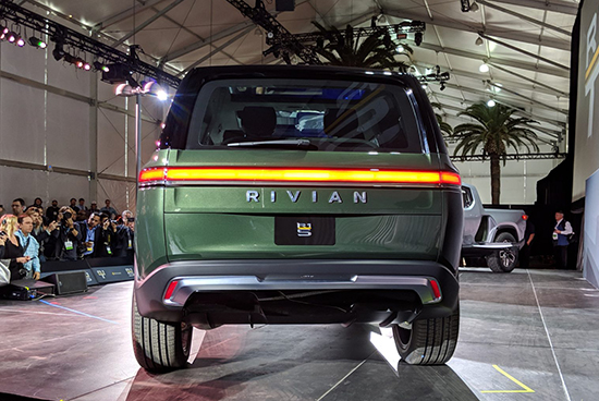 续航力超600千米 Rivian R1S纯电动车SUV公布