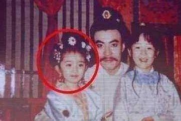 婴儿肥时期的女星:赵丽颖美哭,杨幂嫩得能