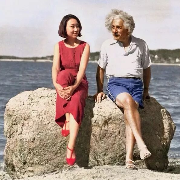 90后清华美女学霸,和名人拍“假照”,被揭发后还获国际大奖?