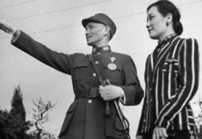 90后清华美女学霸,和名人拍“假照”,被揭发后还获国际大奖?