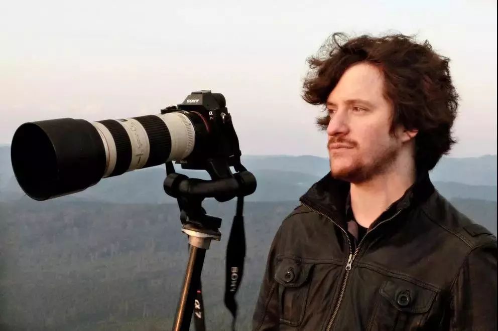 他是色盲，却拍出了最惊艳的世界