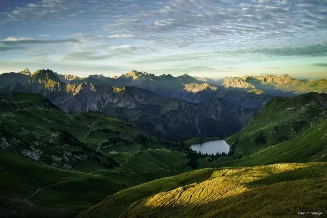 他是色盲，却拍出了最惊艳的世界