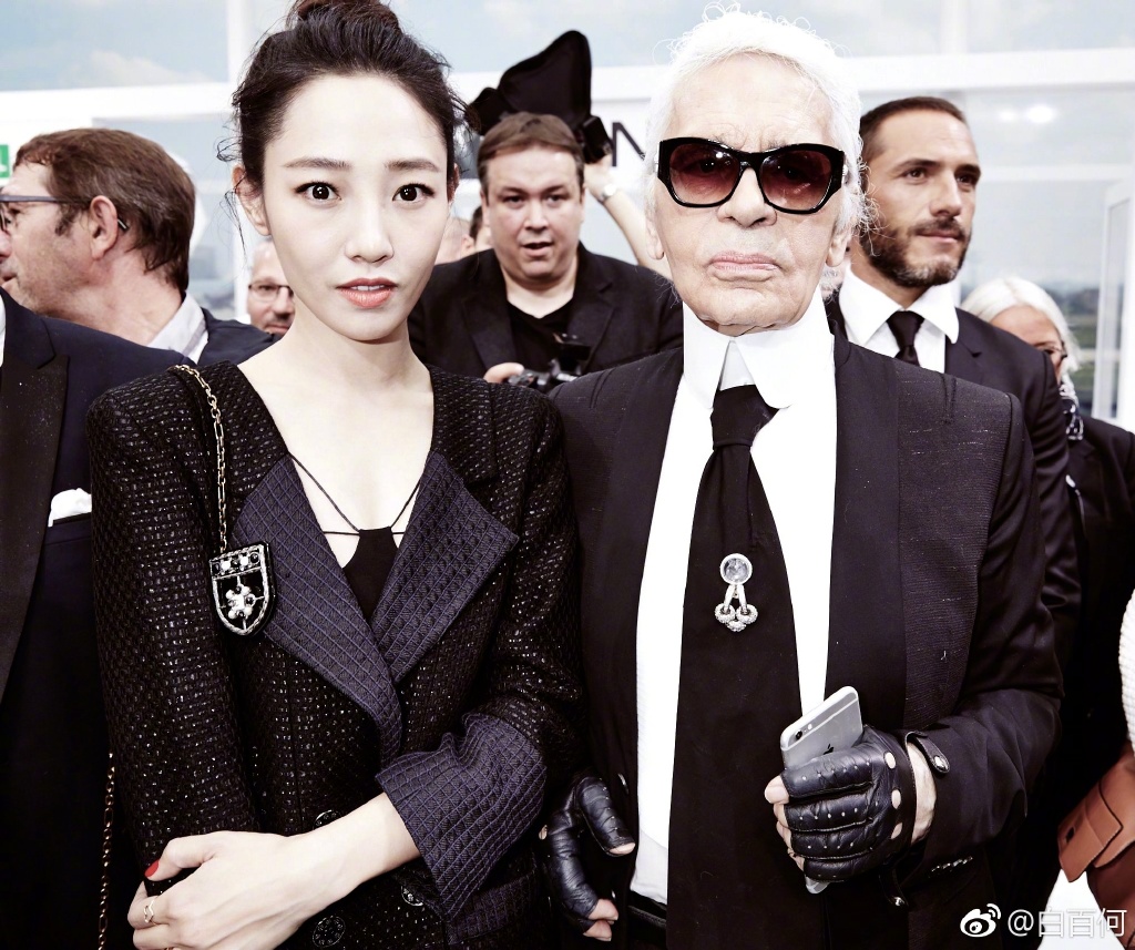 这么多明星合影，老佛爷究竟看上了她们哪儿？