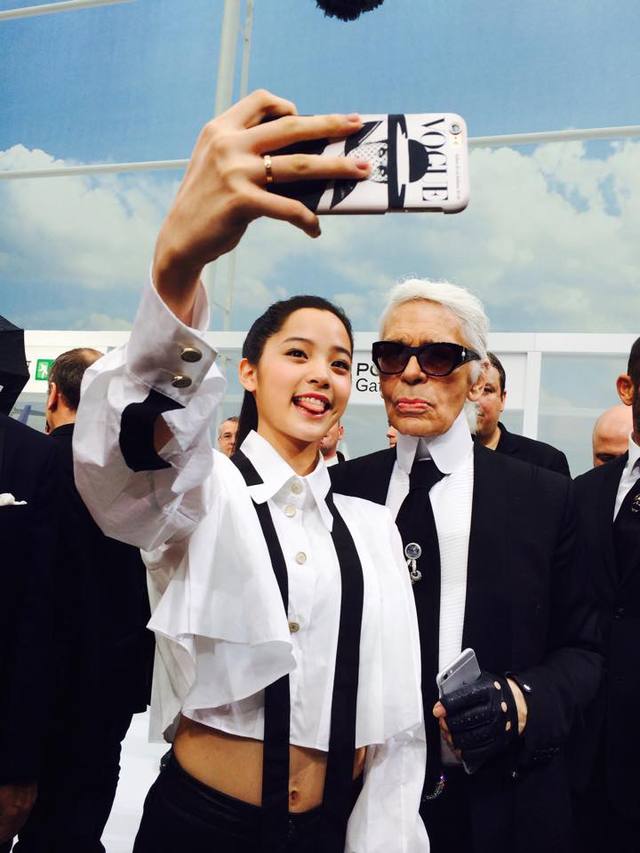 这么多明星合影，老佛爷究竟看上了她们哪儿？