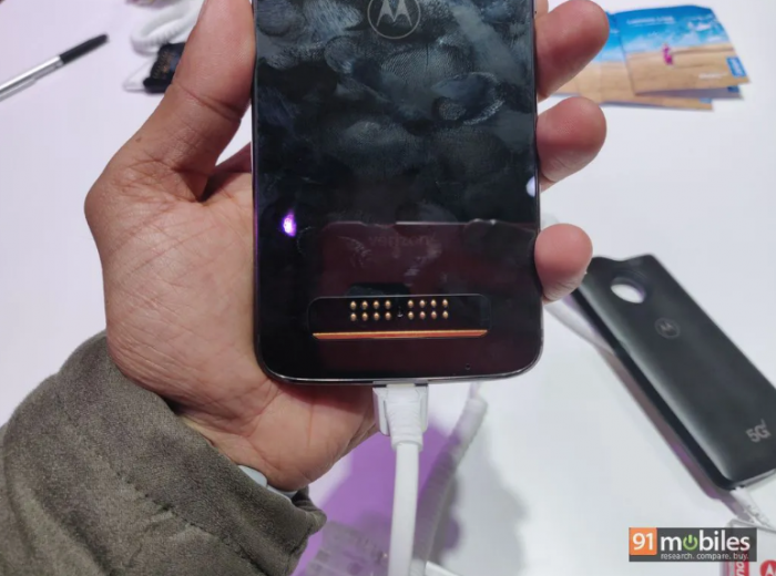 想到MWC 2019交流会展现Moto Z3 5G控制模块 高通芯片骁龙855驱动器