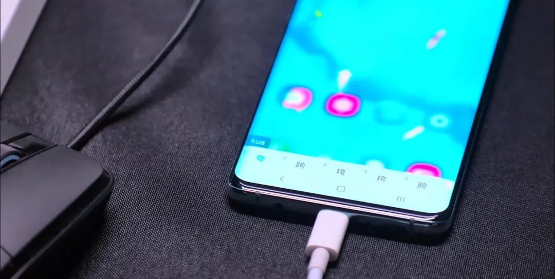 三星 S10+ 评测：「安卓旗舰」们的标杆