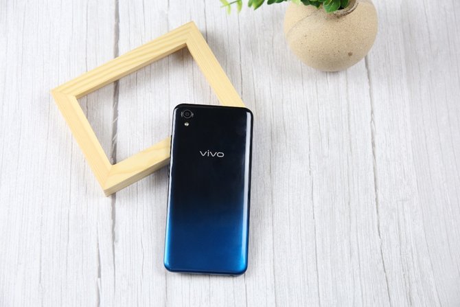 vivo Y91感受：強續(xù)航力 大運行內存 不僅外型漂亮