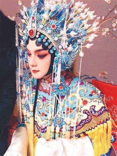 图文 鬓边不是海棠红 尹正演绎旦角名伶 尹正主演的戏曲 Www Bagua5 Net