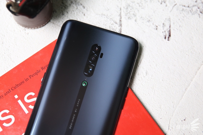 OPPO Reno 10倍变焦版评测：可远观亦可近赏