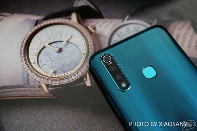 vivo Z5x手机评测：可以爽玩一整天的千元水桶机