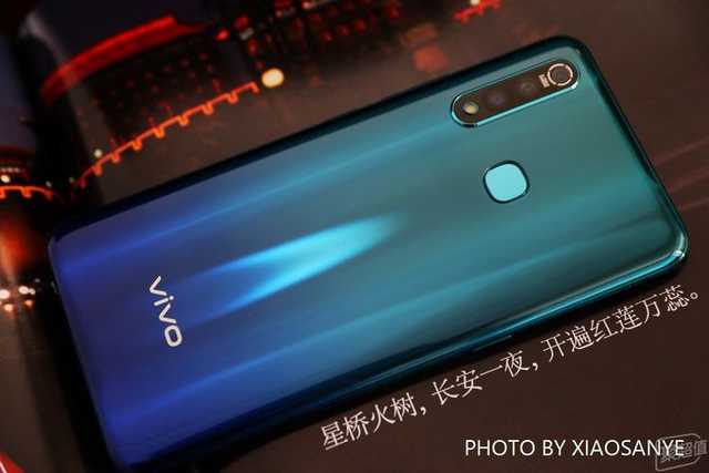 vivo Z5x手机评测：可以爽玩一整天的千元水桶机