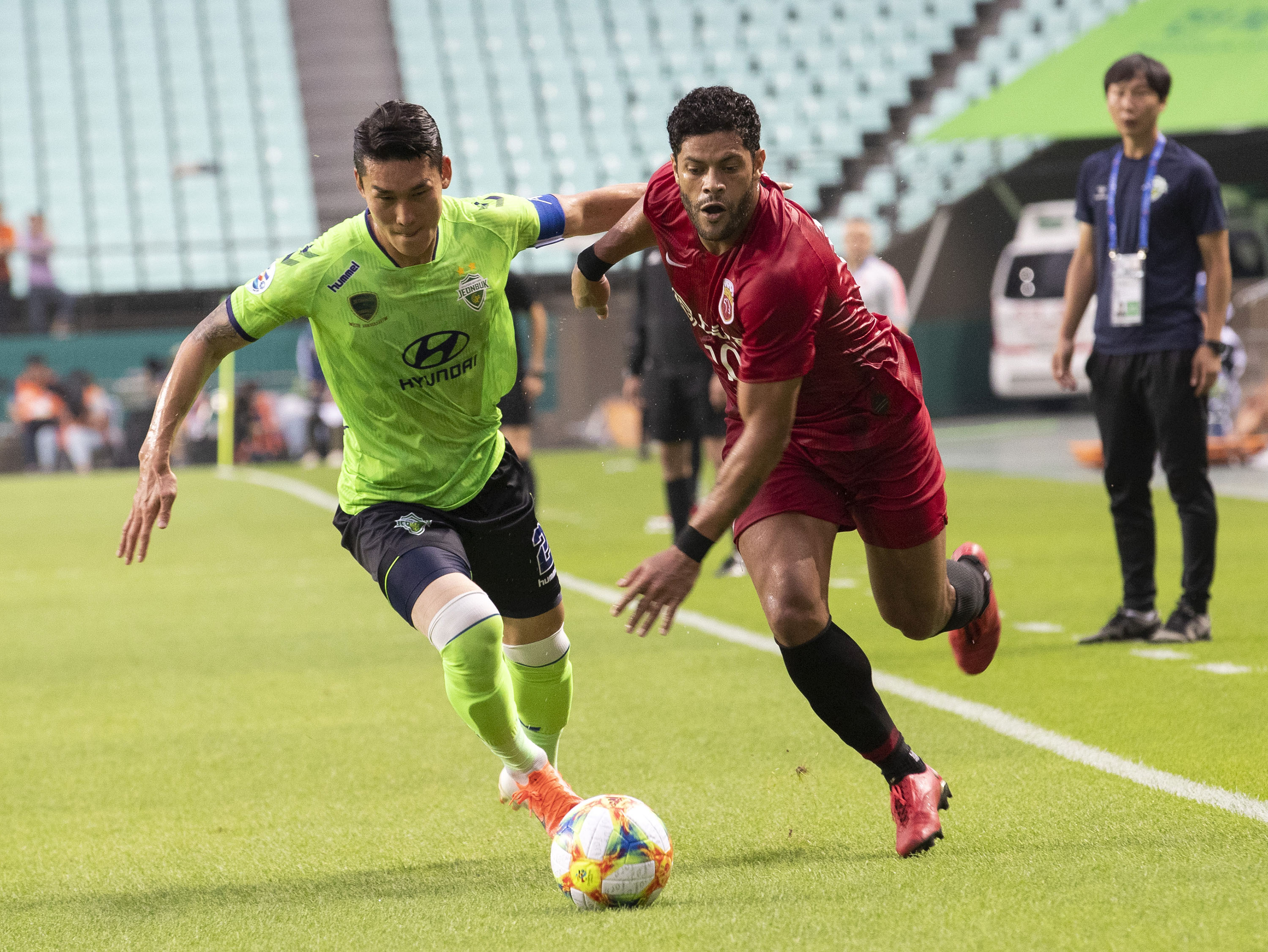 足球亚冠上海上港胜全北现代晋级八强