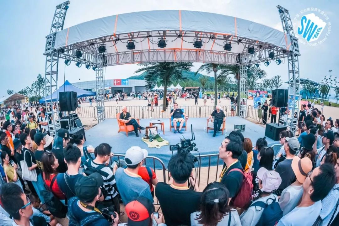 Zhao Lei, sound plays, · · · is 9 Lian Zhen's people, Kangmushi this night sky drew a chic moon