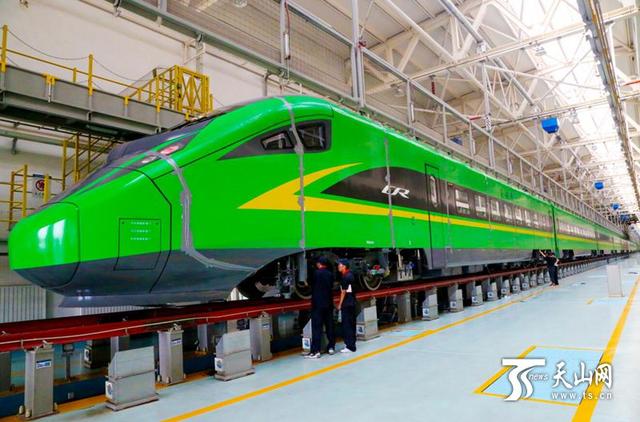 “复兴号”动车组列车将首先投运乌鲁木齐市至库尔勒间火车