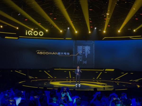 iQOO Pro 5G手机上宣布公布：骁龙855 Plus 12GB运行内存 5G 4g全网通