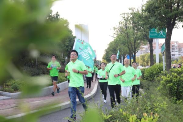 Get run health of green of triumphant dragon of beauty of red star of green life golden hill runs activity