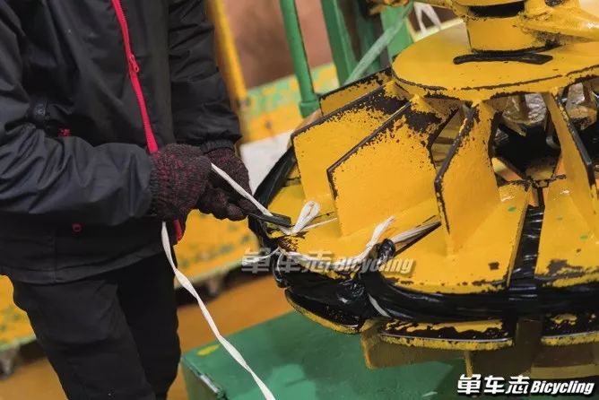 你知道輪胎是怎么生產(chǎn)出來(lái)的嗎？