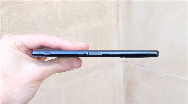 索尼Xperia 5评测：外形独特、性能和相机强大、价格更实惠