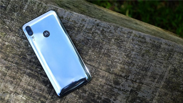 摩托罗拉Moto E6 Plus全面评测：性价比超级高的入门级机型