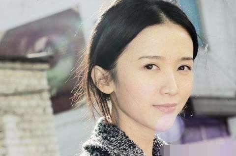 《金婚》张国立的4个儿女,如今她身价过亿,她成为收视女王
