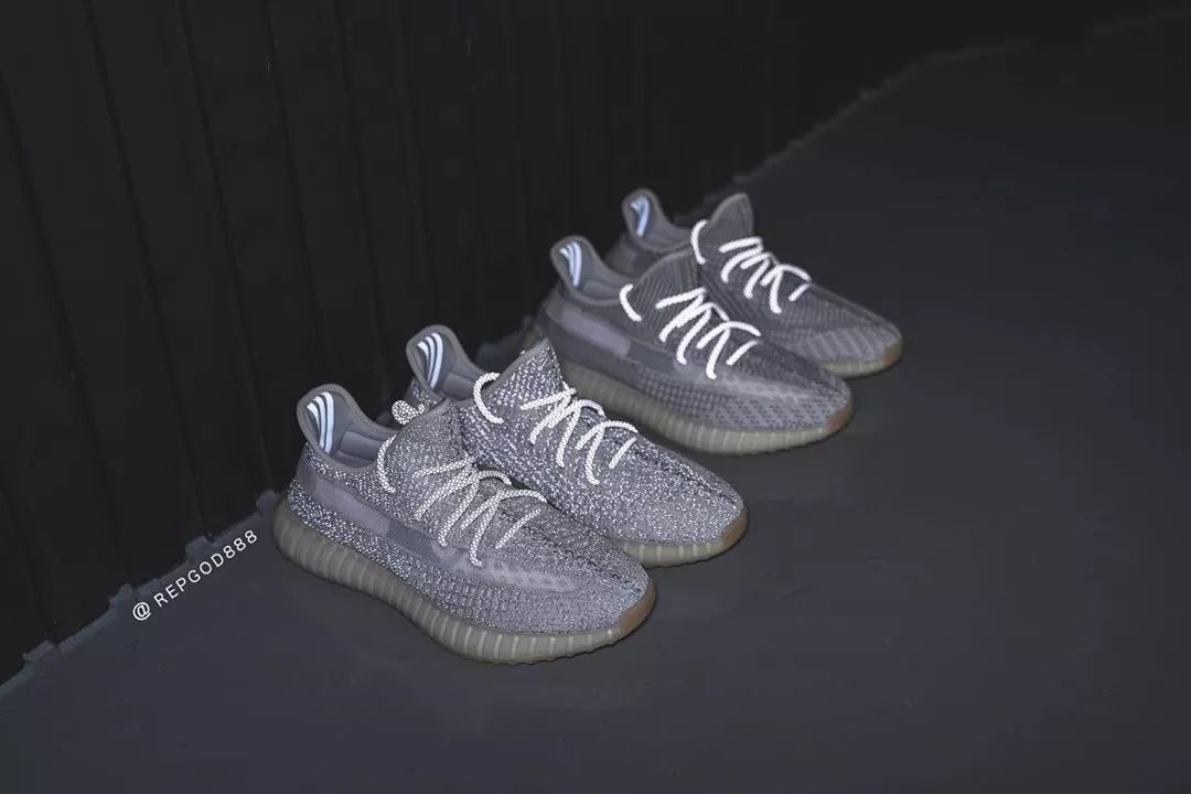 明年还有不少满天星！全新拼接 Yeezy 350 V2 实物抢先看