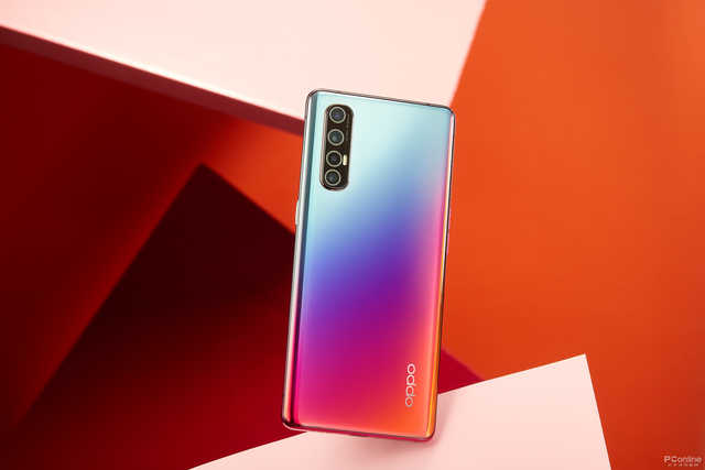 OPPO Reno3 Pro外型分析：纖薄單葉雙曲面，誰可以不喜歡？