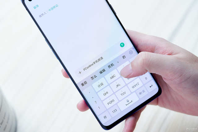 OPPO Reno3 Pro外型分析：纤薄单叶双曲面，谁可以不喜欢？