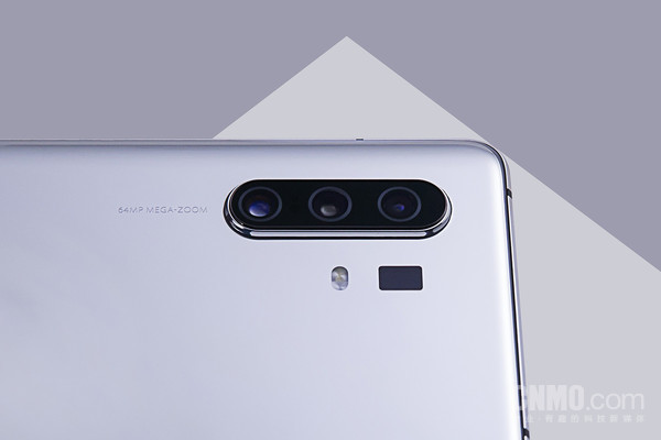 vivo X30 Pro&Alexander Wang联名鞋拆箱：创新科技范