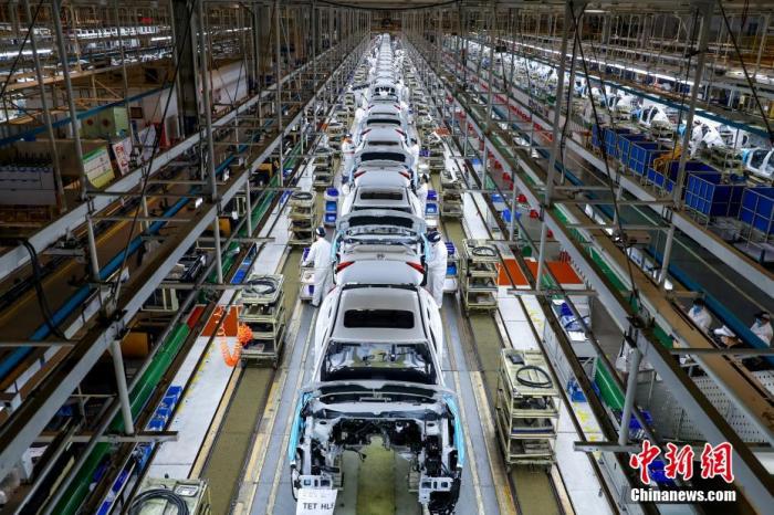 4月汽车销量增长4.4% 连续21个月下降后首次正增长