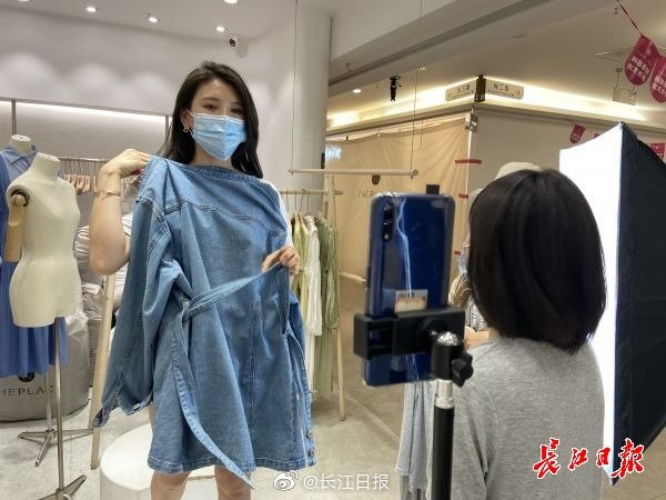 Han Zhengjie business door diary of go back to work: Attempt direct seeding sells the clothes, sale already had restored half