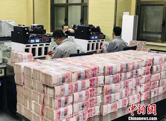 2019年平均工资出炉！6大行业年薪超10万元，你呢